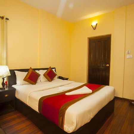 Hotel Ambe Inn By Ambience Delhi Igi Airport Нью-Дели Экстерьер фото