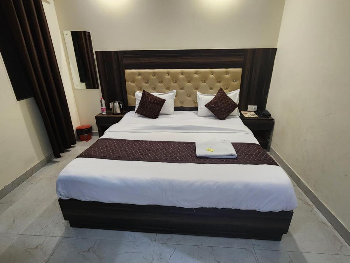 Hotel Ambe Inn By Ambience Delhi Igi Airport Нью-Дели Экстерьер фото