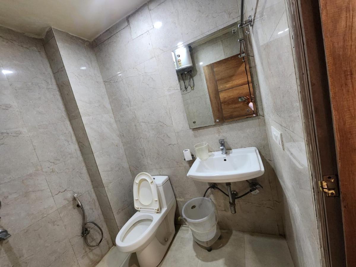 Hotel Ambe Inn By Ambience Delhi Igi Airport Нью-Дели Экстерьер фото