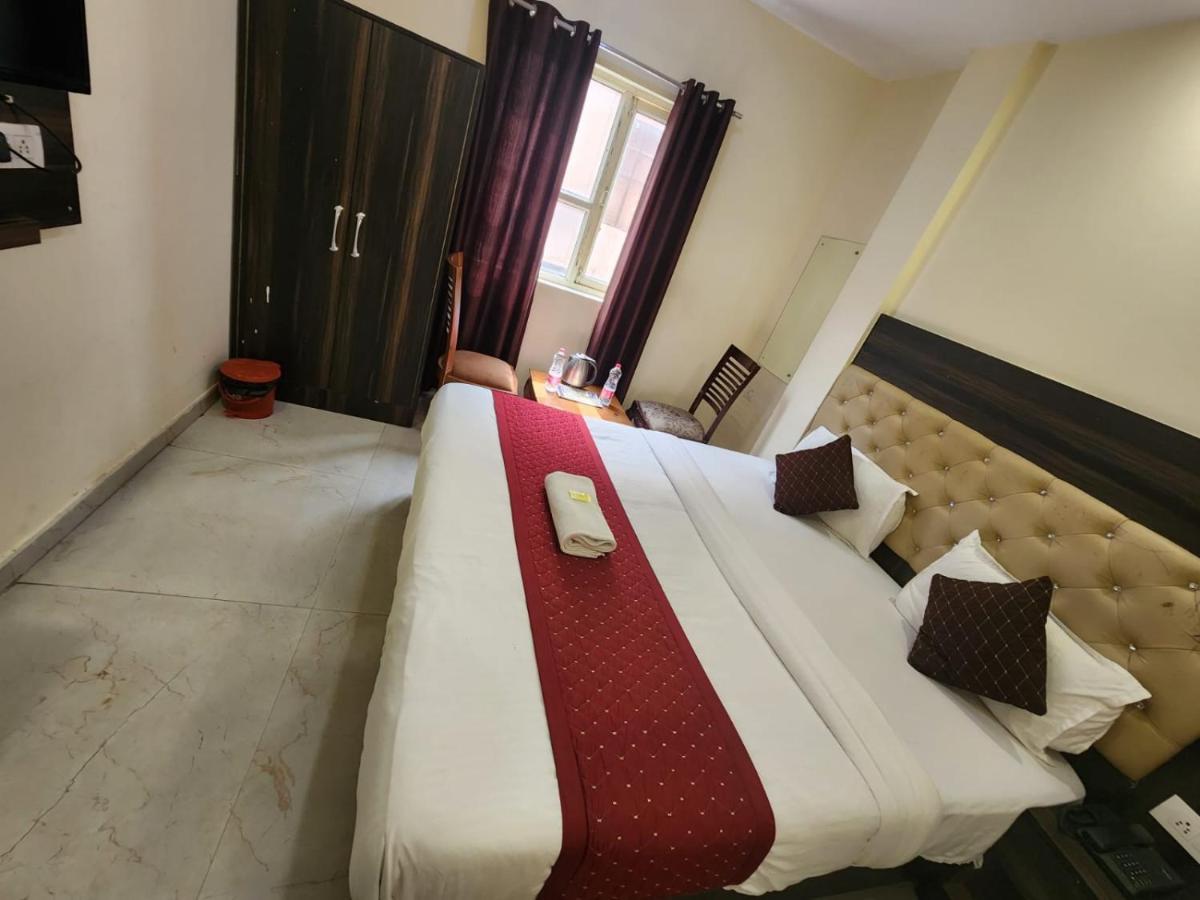 Hotel Ambe Inn By Ambience Delhi Igi Airport Нью-Дели Экстерьер фото