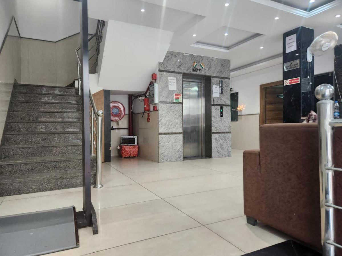 Hotel Ambe Inn By Ambience Delhi Igi Airport Нью-Дели Экстерьер фото